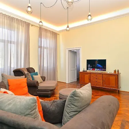 Apartment Ferienwohnung Fuer 4 Personen Ca 115 Qm In Pula, Istrien Istrische Riviera *