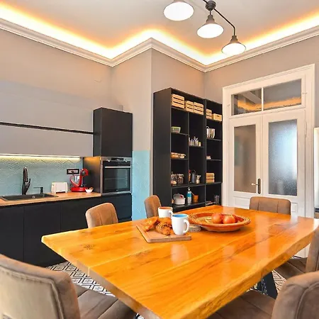 Ferienwohnung Fuer 4 Personen Ca 115 Qm In Pula, Istrien Istrische Riviera Apartment *